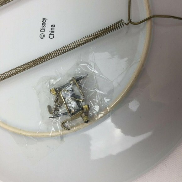 Disney Mickey Mouse Icon Dinner Plates Set Of 4 With Wall Hangers - Picture 4 of 7